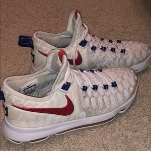 KD 9 USA Nike shoes (Size 8)